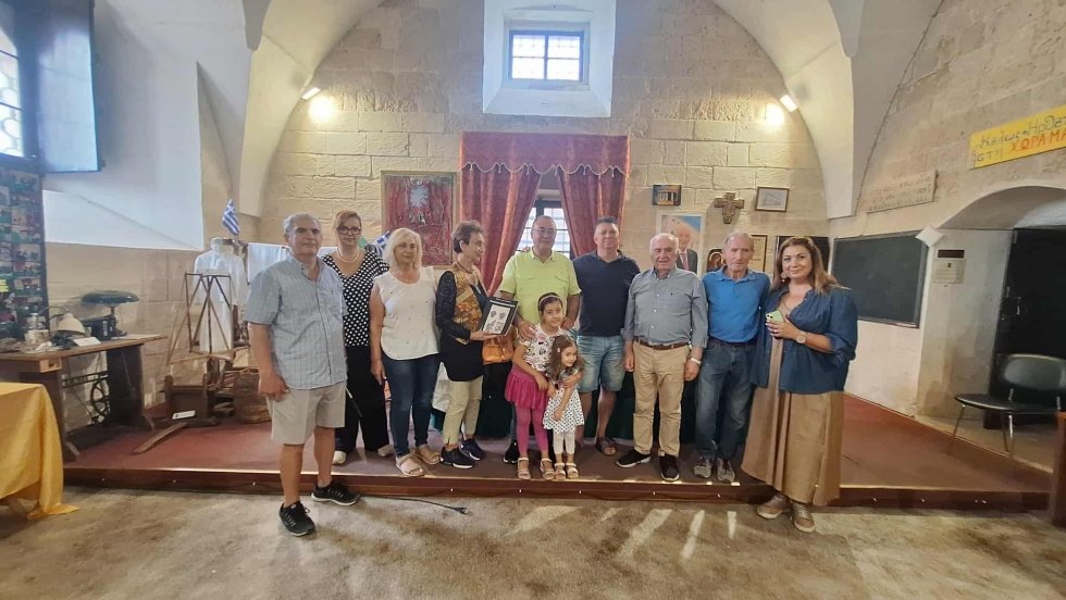 Εκδρομή Σ.Α.Σ.Α. Καβάλας  στη Νότια Ιταλία  Ελληνόφωνα Χωριά Σικελία