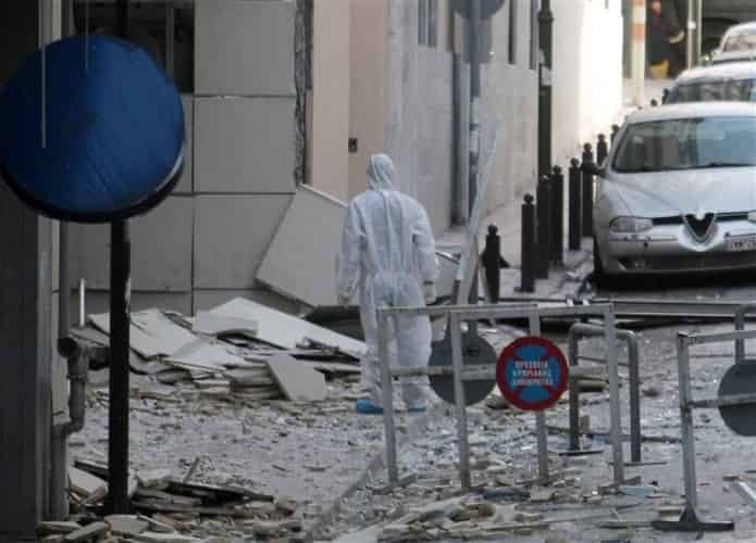 Έκρηξη βόμβας έξω απο το κτιριο του Σ.Ε.Β. , στη Ξενοφώντος  Σ.Ε.Β. 24-11-2015 